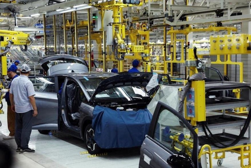 Chỉ 4 tháng, nhà máy tại nước láng giềng xuất xưởng 10.000 xe điện