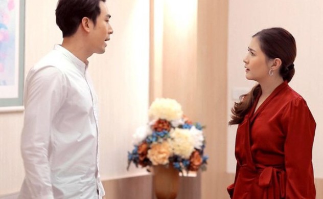 Ngày nào chồng cũng chì chiết vợ là không biết đẻ vì sinh toàn vịt giời, vợ hét lên: ‘Anh giỏi thì đi mà đẻ'