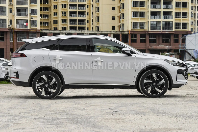 SUV ‘chất’ hơn Hyundai Santa Fe, công suất 421 mã lực, ‘uống xăng như ngửi’, giá rẻ bất ngờ