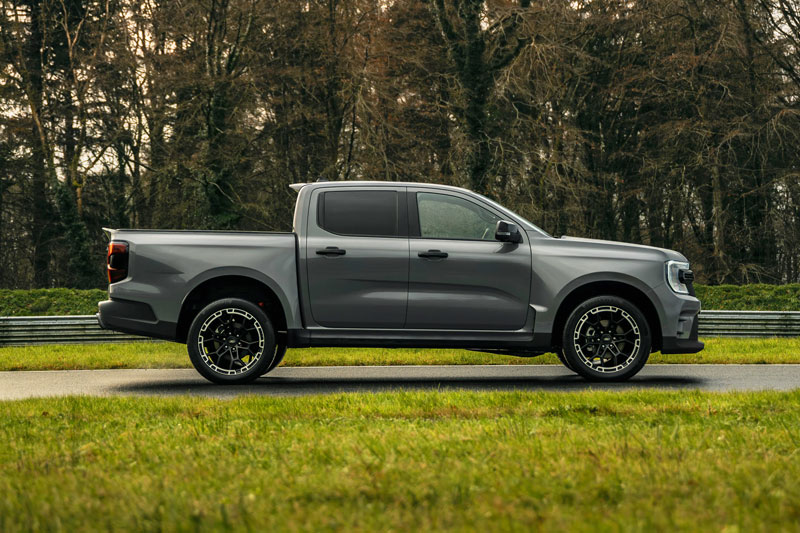 ‘Vua bán tải’ Ford Ranger có thêm phiên bản siêu ngầu, động cơ V6, giá rẻ hơn Raptor