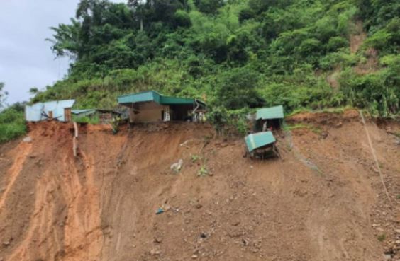 Cảnh báo mưa lớn gây sạt lở ở khu vực miền Trung, người dân cần chú ý đề phòng