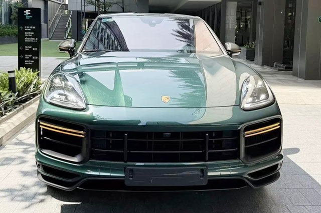 Porsche Cayenne Turbo GT 2022 lướt đầu tiên lên sàn xe cũ sau 2 năm sử dụng tại Việt Nam