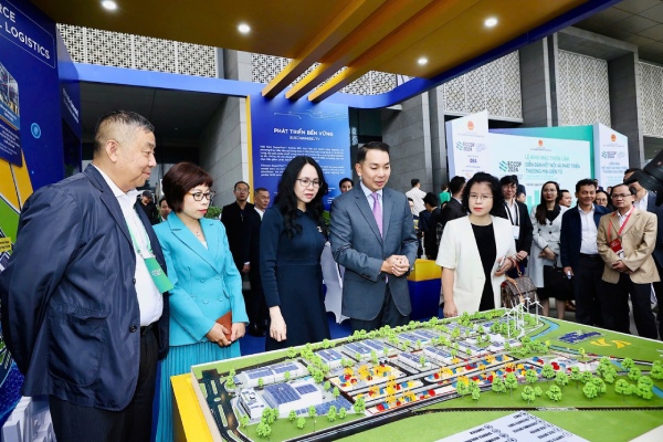 Hoá giải thách thức xuất khẩu trực tuyến cho doanh nghiệp Việt 