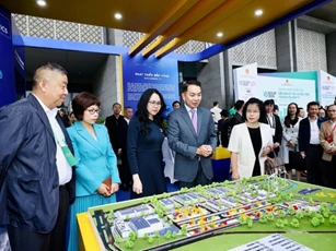 Hoá giải thách thức xuất khẩu trực tuyến cho doanh nghiệp Việt