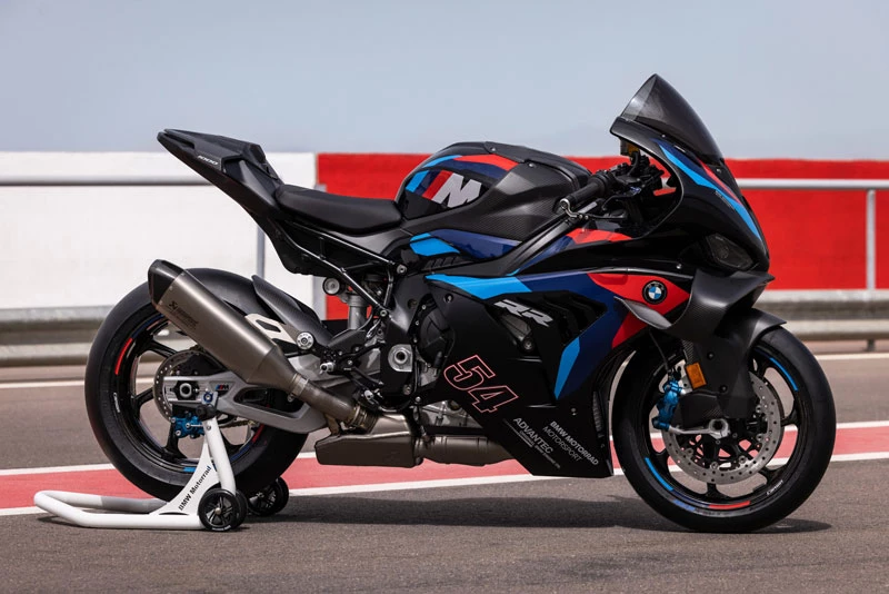 BMW M1000RR 2025.