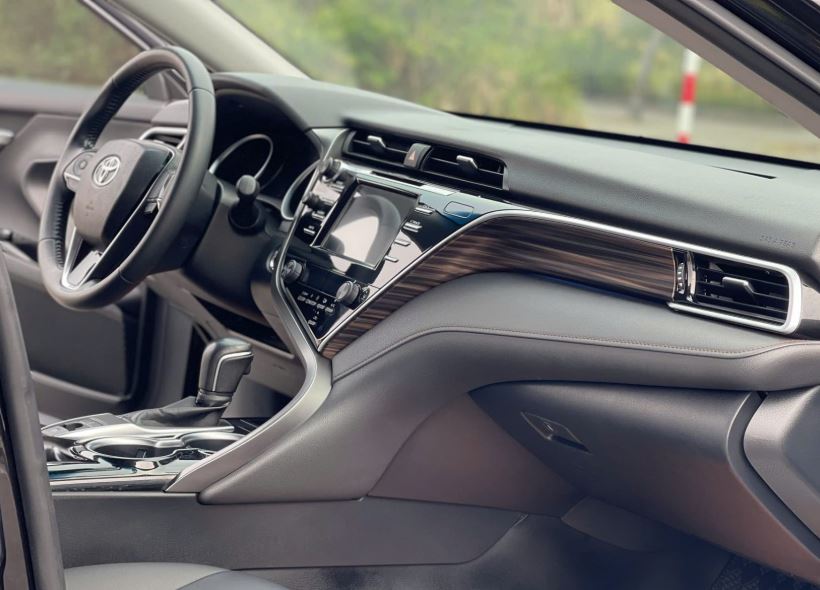 Lăn bánh 4,8 vạn kilomet, Toyota Camry rao bán chỉ ngang Mazda CX-5