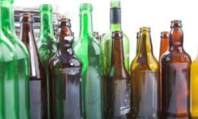 Tại sao vỏ chai bia thường có màu xanh hoặc nâu? Lý do rất thiết thực nhưng ít người biết
