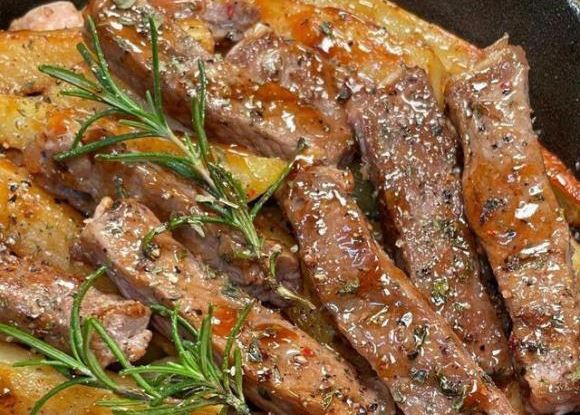 Nướng thịt bò trong nồi chiên không dầu ở nhiệt độ 180 độ trong bao lâu để thịt mềm và ngon ngọt?