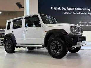 Suzuki Jimny White Rhino Edition trình làng, giới hạn chỉ 100 chiếc