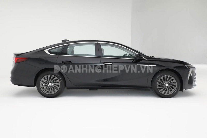 Ngắm đối thủ của Toyota Camry: Thiết kế sang chảnh, công suất 237 mã lực, giá ‘hạt dẻ’