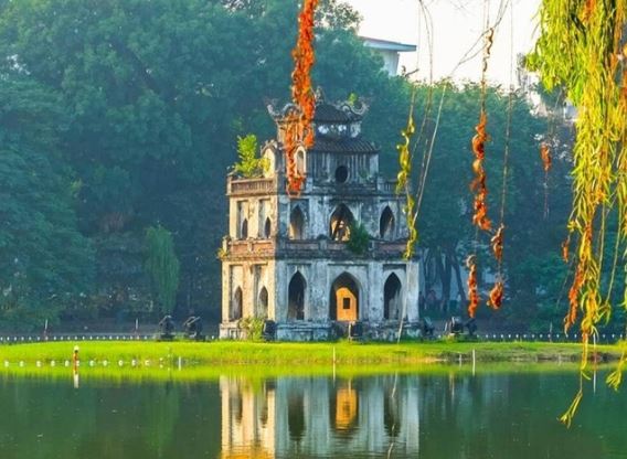 L&#xFD; do h&#x1ED3; G&#x1B0;&#x1A1;m lu&#xF4;n c&#xF3; m&#xE0;u xanh v&#xE0; ch&#x1B0;a bao gi&#x1EDD; c&#x1EA1;n, b&#xED; &#x1EA9;n lo&#xE0;i sinh v&#x1EAD;t qu&#xFD; hi&#x1EBF;m t&#x1ED3;n t&#x1EA1;i d&#x1B0;&#x1EDB;i &#x111;&#xE1;y h&#x1ED3;