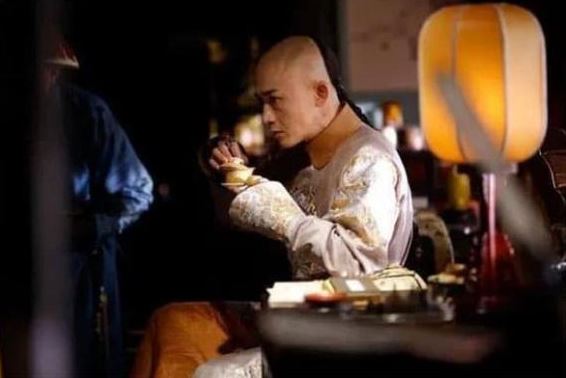 'Lỗ rồng' là bộ phận nào trên người Hoàng đế? Tại sao các cung nữ phải dùng mọi thủ đoạn để có được?