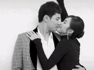 Khả Ngân tuyên bố “không phải bạn bè” với Thanh Sơn, loạt hình ảnh ôm hôn ngọt như mật được khui lại
