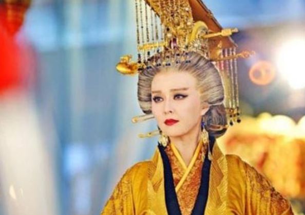 Vì sao Võ Tắc Thiên qua đời sau 1 năm thoái vị? Chuyên gia: Không phải bà chết già, sử sách cũng xấu hổ không dám viết về điều đó!