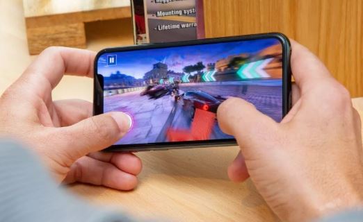 iPhone 11 Pro giá tháng 11 cực rẻ, thấp hơn cả vua tầm trung Galaxy A55 5G, trang bị vẫn là đỉnh lưu