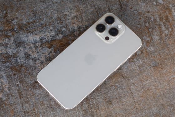 iPhone 15 Pro Max đã bị ‘khai tử’, rớt giá thê thảm cuối tháng 11, trang bị cao cấp đe nẹt Galaxy S24 Ultra