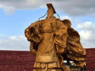 Thế gian vô thường, ba sự kiện kỳ lạ báo trước cái chết của Tần Thủy Hoàng