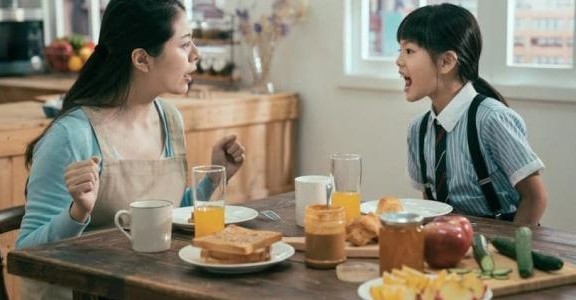 Người xưa khuyên: 'Không dạy con trước bữa ăn, không mắng vợ trước khi ngủ' đến nay vẫn còn đúng, đọc để gia đình êm ấm