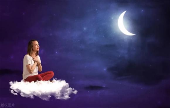 “Mơ thấy 5 giấc mơ này mang ý nghĩa ông trời đang giúp đỡ bạn, báo hiệu những điều may mắn, tài lộc sẽ trở nên suôn sẻ, suôn sẻ hơn”