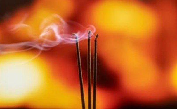 Tại sao lại thắp nhang số lẻ? Số nhang thắp có ý nghĩa khác nhau như thế nào?