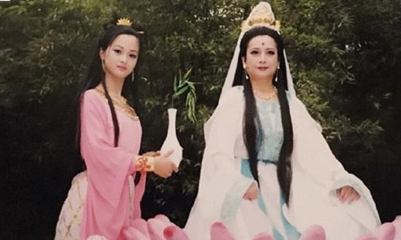 Trong Tây Du Ký, Tôn Ngộ Không không cầm nổi bình cam lồ nhưng thị nữ của Quán Thế Âm lại cầm được dễ dàng, cô ấy là ai?