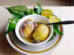 Tại sao lại phải ăn trứng vịt lộn với rau răm mà không phải rau khác? Tác dụng của rau răm là gì?