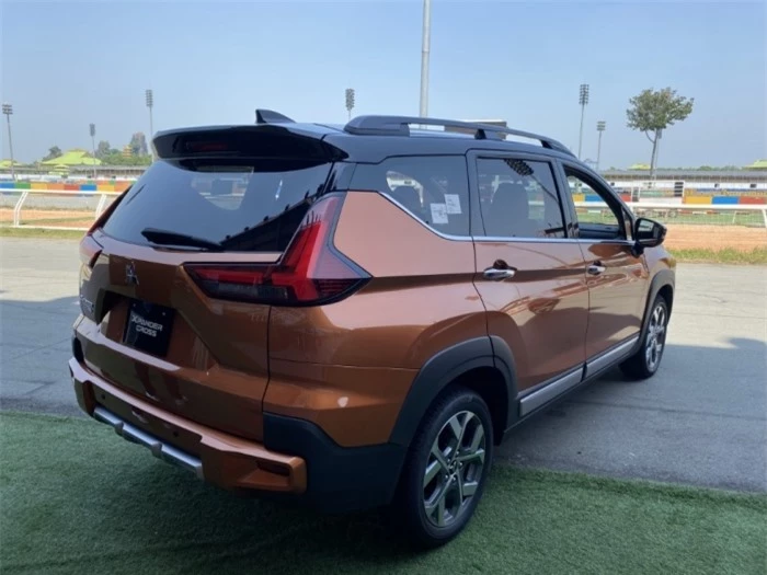 Giá xe Mitsubishi Xpander Cross lăn bánh đầu tháng 12/2024 kèm ưu đãi lớn, hạ đo ván Suzuki XL7 ảnh 4