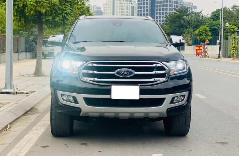 Ford Everest Titanium 4WD 2020 rao bán khó tin trên sàn xe cũ sau 4 năm lăn bánh