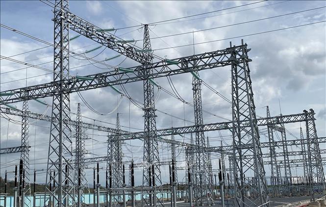 Bỏ quy định về điều chuyển công trình điện vốn nhà nước sang Tập đoàn Điện lực Việt Nam quản lý