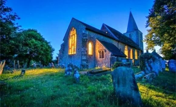 Rùng rợn ngôi làng ma ám có ít nhất 12 hồn ma lang thang, từng được Sách Kỷ lục Guinness vinh danh