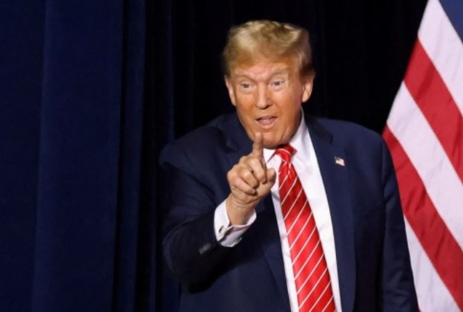 Ông Donald Trump sẽ khiến iPhone 17 Pro bị ảnh hưởng, Apple cùng Samsung đồng loạt thay đổi lớn?