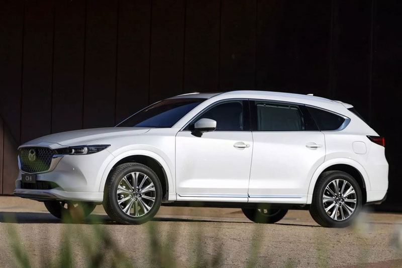 Mazda CX-8 2024 'lên kệ' thị trường Việt: Ba phiên bản, giá khởi điểm từ 969 triệu đồng