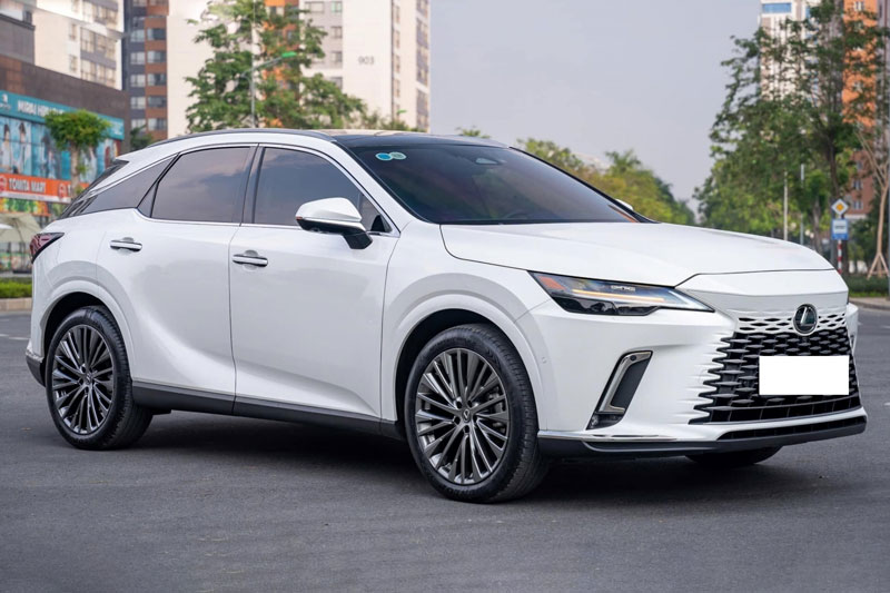 Mới chạy 10.000 km, xe sang Lexus RX 350 2023 rao bán lại với giá thế nào?