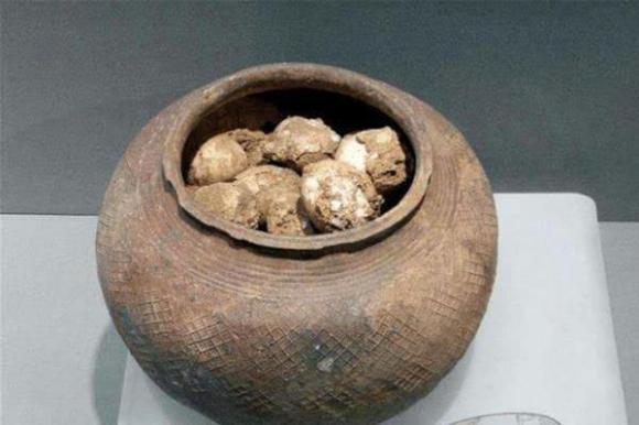 Tại sao các nhà khảo cổ học sợ nhất trứng trong lăng mộ cổ?