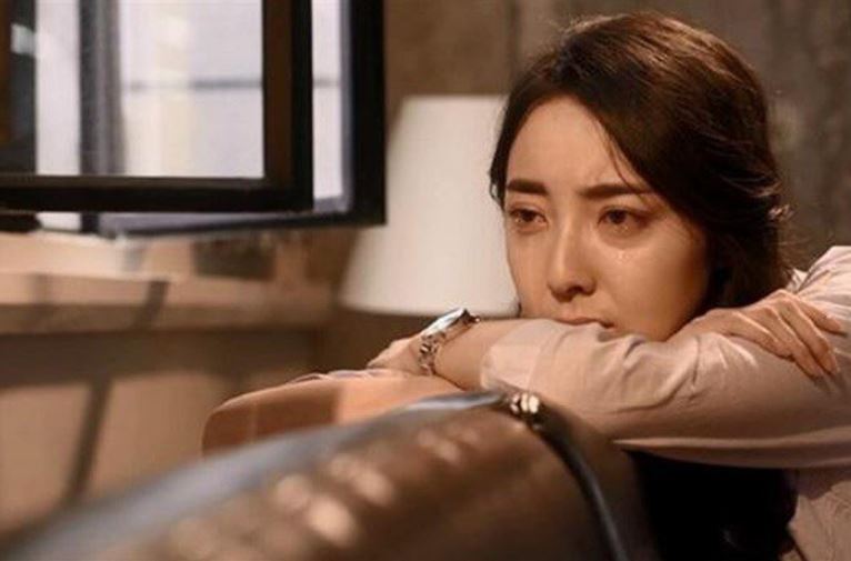 Giận chồng bỏ về nhà mẹ đẻ, tôi trở về lúc nửa đêm và chết lặng khi thấy người phụ nữ ấy vẫn ở phòng mình