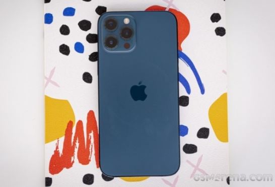 iPhone 12 Pro Max giảm cực sâu tháng 12, viền thép vẫn là đỉnh nóc, giá bán rẻ như Android tầm trung