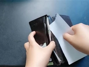 Chỉ những người thông minh mới biết việc bỏ một tờ giấy vào ví sẽ hữu ích hơn tiền vào những thời điểm quan trọng