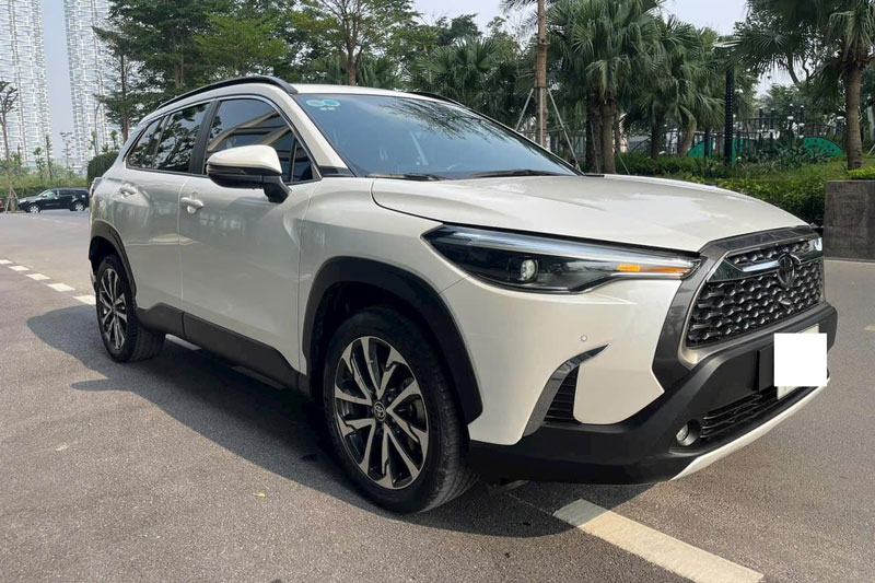 Toyota Corolla Cross chạy lướt 2 năm tại Việt Nam lên sàn xe cũ với giá ngỡ ngàng