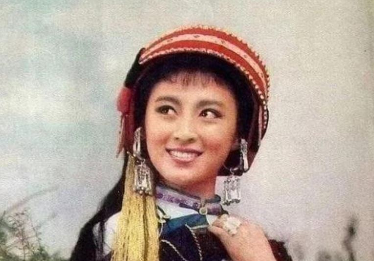 Cả đời cô chỉ đóng hai bộ phim nhưng lại tạo ra doanh thu 100 tỷ cho quê hương, bị bệnh tâm thần sau khi nổi tiếng và kết cục thật đáng tiếc