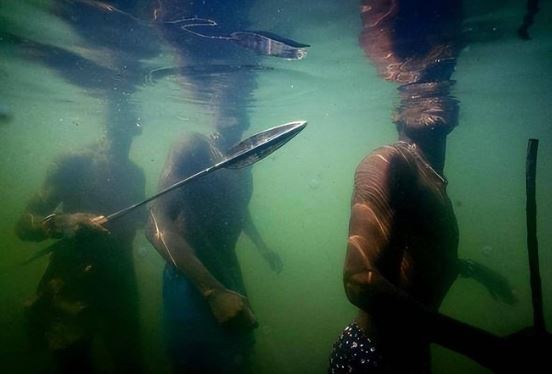 Bộ tộc 'độc nhất vô nhị' nhất châu Phi: Săn cá sấu, hà mã để sống qua ngày, đàn ông phải làm được điều này mới được lấy vợ