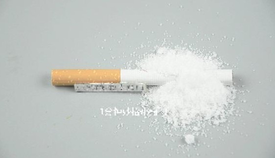 Thuốc lá và muối trộn với nhau quá mạnh, nhiều người không biết, nhà nào cũng dùng được, ai cũng nên xem thử