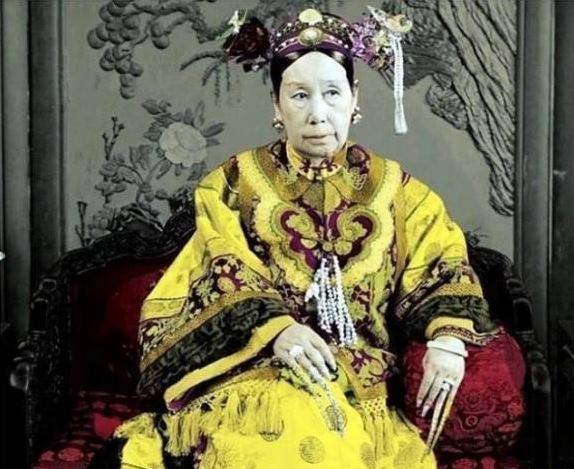 Đám cưới xa xỉ nhất lịch sử Trung Hoa cổ đại do Từ Hi Thái hậu tổ chức, tiêu tốn tới 77.000 tỷ