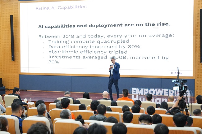 Giáo sư ‘khai sinh’ AI lần đầu sang Việt Nam chia sẻ về đạo đức AI