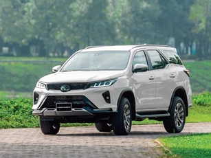 Toyota Việt Nam bổ sung thêm các bản máy xăng cho Fortuner, giá từ 1,155 tỷ đồng