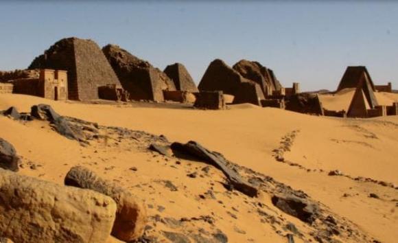 Quốc gia có nhiều kim tự tháp nhất không phải là Ai Cập Các nhà khảo cổ đã phát hiện ra rằng quốc gia này có nhiều kim tự tháp hơn Ai Cập