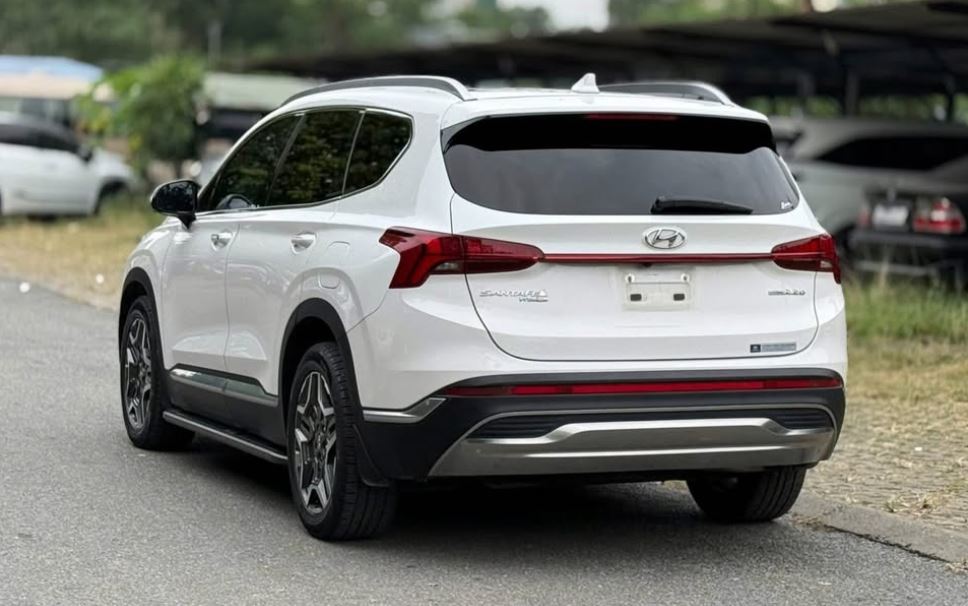 Sau 2 năm sử dụng, Hyundai Santa Fe máy dầu được chủ nhân rao bán lại với giá khó tin