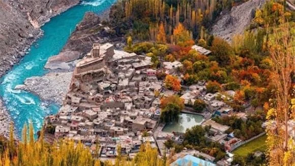 bộ tộc Hunza, phụ nữ Hunza sinh con dù ngoài 60 tuổi, người Hunza sống thọ đến 160 tuổi , người Burusho