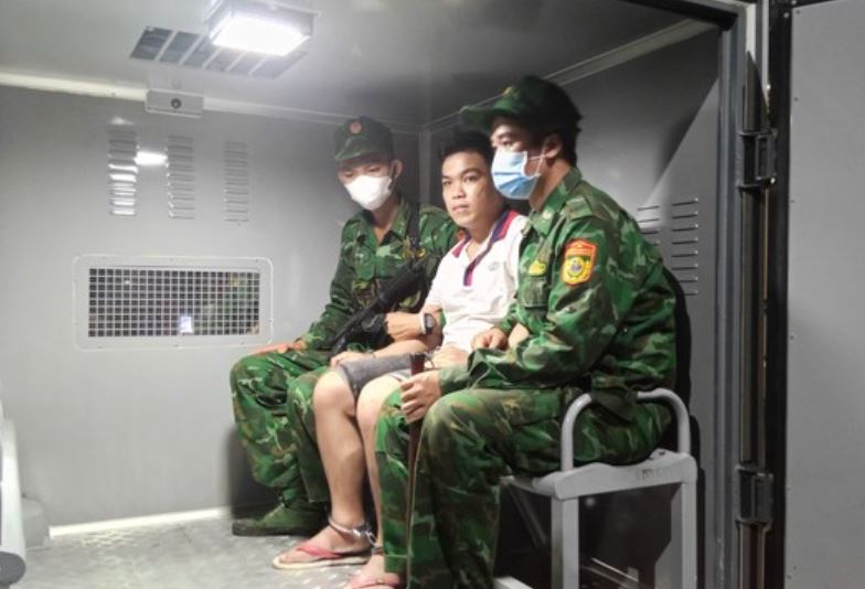 Thu giữ súng đạn tại nơi ở của đối tượng trong đường dây tuồn ma tuý từ Campuchia về Việt Nam