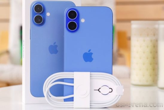 iPhone 16 Plus rẻ hơn iPhone 16 Pro Max tới 10 triệu, ngang tầm màn lớn, pin ăn đứt Galaxy S24 Ultra