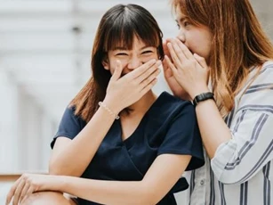 'Chim khôn tiếc lông, người khôn tiếc lời', người xưa dạy không sai. Ba điều tuyệt đối không thốt ra ngay cả với người ruột thịt